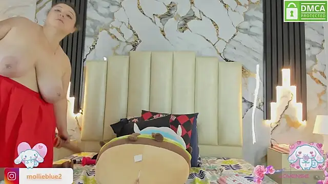 mollieblue69 online show from March 15, 7:05 pm