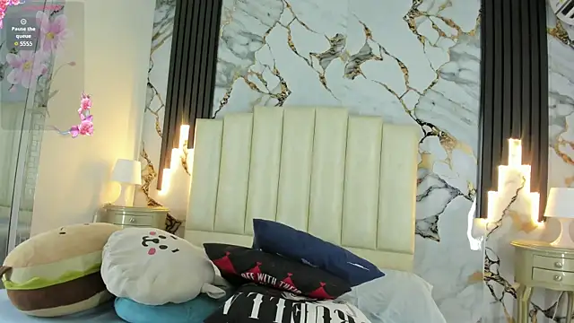 mollieblue69 online show from September 12, 2:28 pm