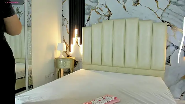 mollieblue69 online show from September 16, 1:01 pm