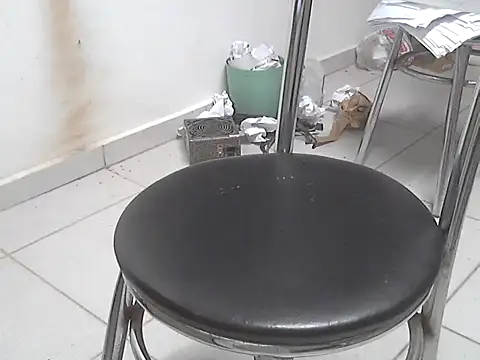 Snapshot of oliveira3tt chatting on November 3, 7:59 pm oliveira3tt online show from November 3, 7:59 pm