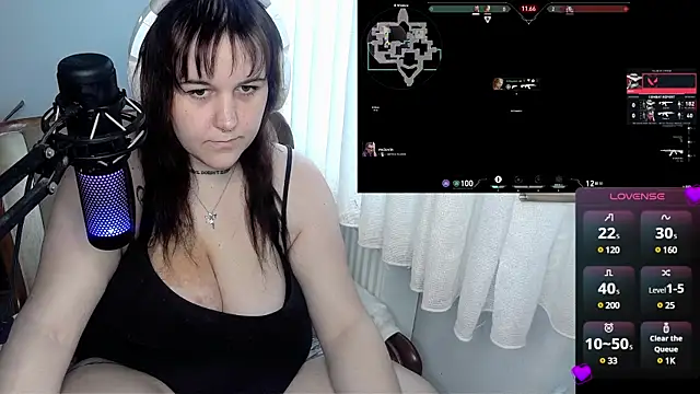 Snapshot of Lia-Bloom chatting on December 14, 1:38 pm Lia-Bloom online show from December 14, 1:38 pm