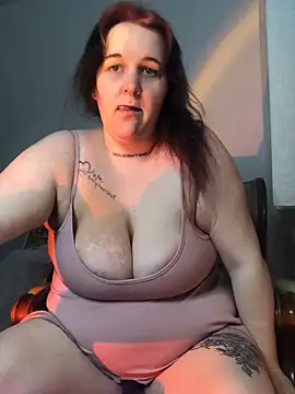 Snapshot of Lia-Bloom chatting on February 23, 1:35 am Lia-Bloom online show from February 23, 1:35 am