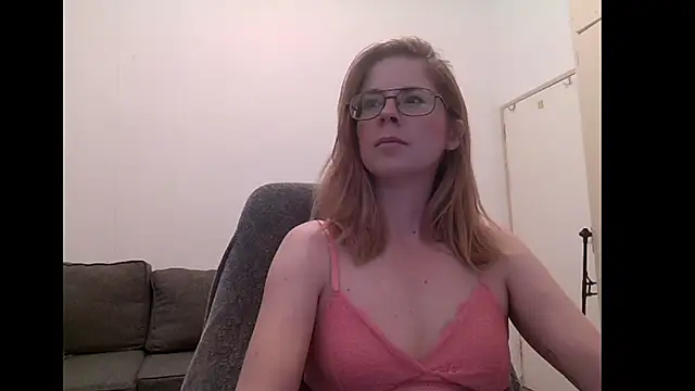 Snapshot of SavannaGirly chatting on September 21, 7:43 am SavannaGirly online show from September 21, 7:43 am