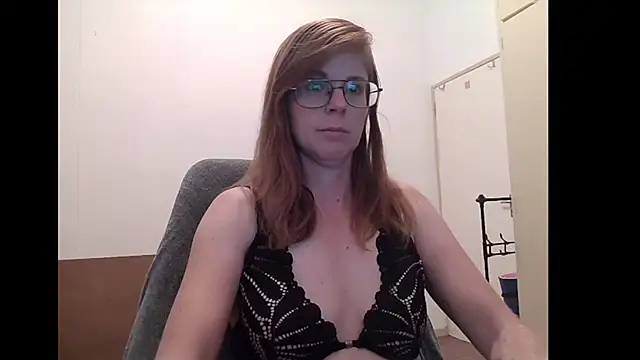 SavannaGirly online show from May 20, 6:52 am