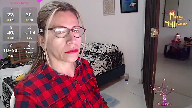 Snapshot of Chayla_Ruiz chatting on October 23, 12:48 pm Chayla Ruiz online show from October 23, 12:48 pm