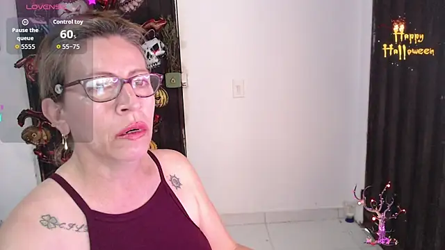 Snapshot of Chayla_Ruiz chatting on October 28, 8:44 pm Chayla Ruiz online show from October 28, 8:44 pm