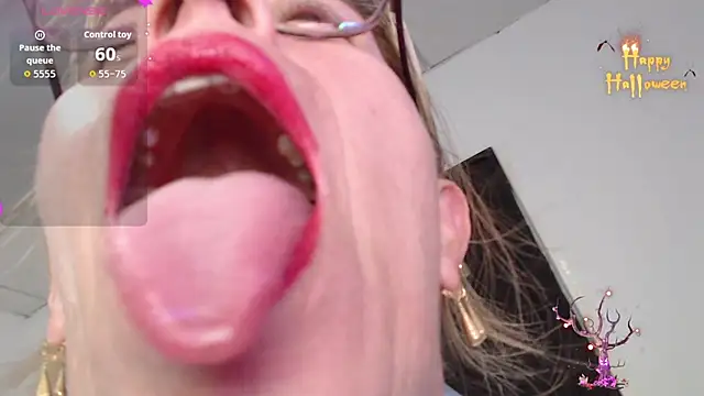 Snapshot of Chayla_Ruiz chatting on November 8, 9:57 pm Chayla Ruiz online show from November 8, 9:57 pm