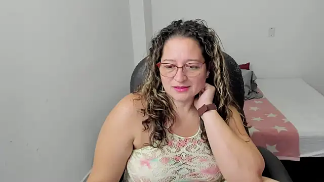 alejandra milf  online show from July 12, 4:09 pm