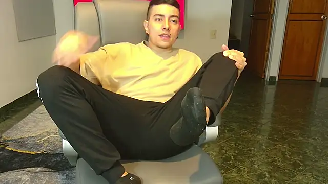 Jhoan saenz online show from October 24, 5:04 am