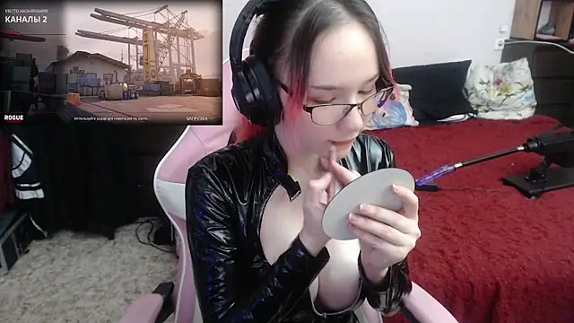 Snapshot of Maya_Viola chatting on February 26, 3:41 pm Maya Viola online show from February 26, 3:41 pm