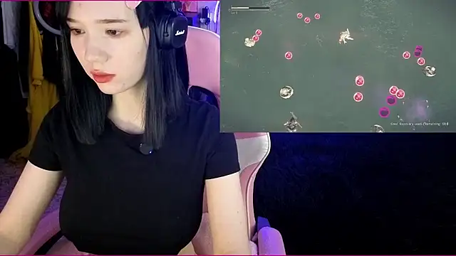 Snapshot of Maya_Viola chatting on October 13, 6:02 am Maya Viola online show from October 13, 6:02 am