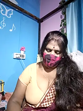 Snapshot of parioo7 chatting on February 11, 4:24 pm parioo7 online show from February 11, 4:24 pm