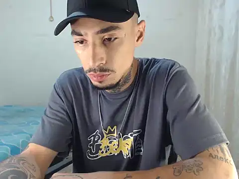 emiliano hottt online show from December 16, 3:50 pm