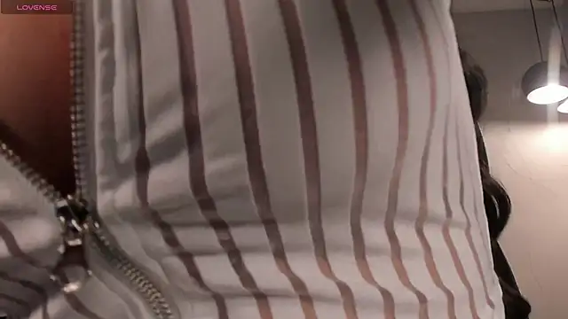 JadeEvansX online show from March 6, 7:10 pm