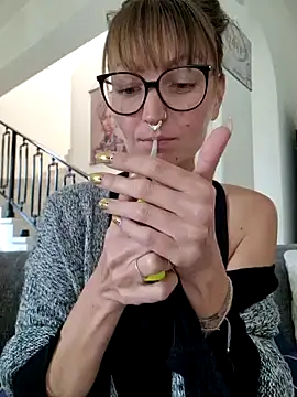 MissMialicious online show from February 5, 1:44 pm