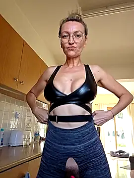 MissMialicious online show from October 23, 7:07 am