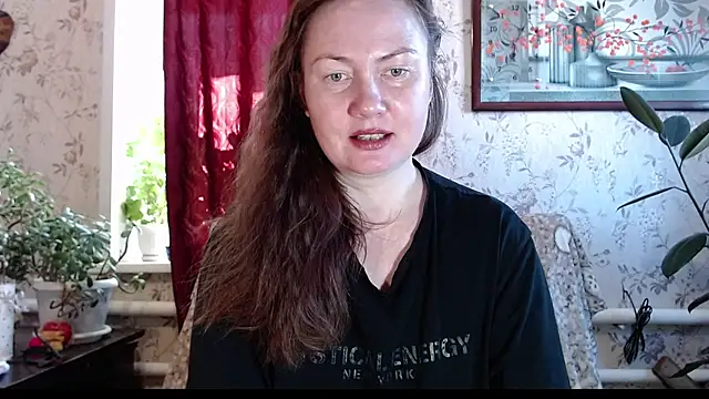 EmilyDoth online show from April 9, 4:34 am