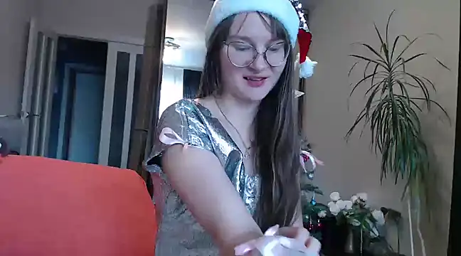 KiraGoldens online show from December 26, 6:41 am