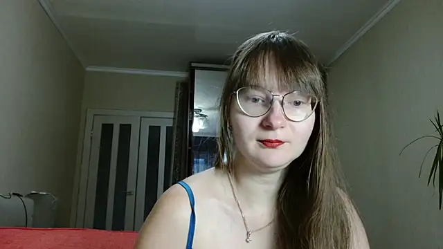 KiraGoldens online show from October 15, 5:51 am