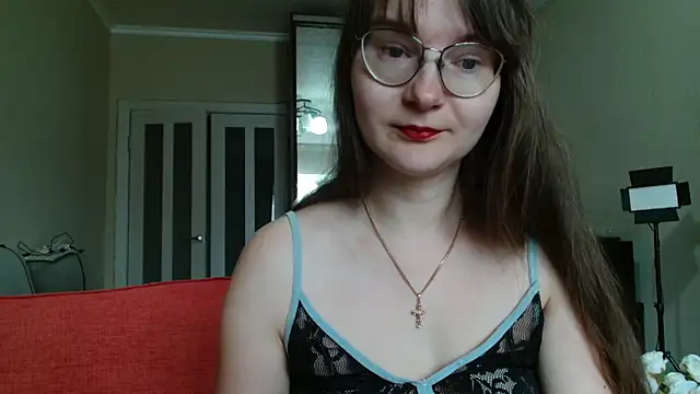 KiraGoldens online show from May 29, 6:11 am