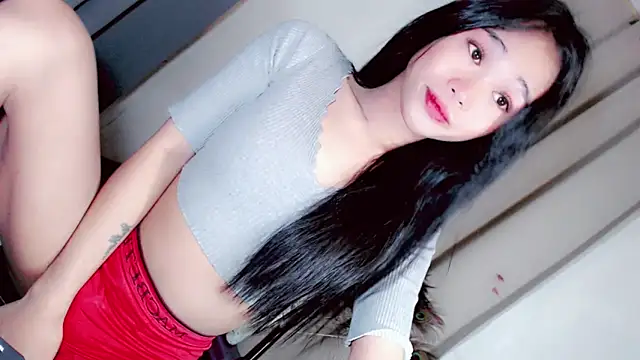 amomentoflust69 online show from February 5, 5:45 am