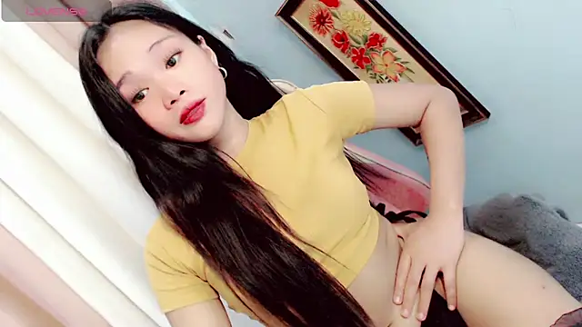 amomentoflust69 online show from May 28, 10:45 am