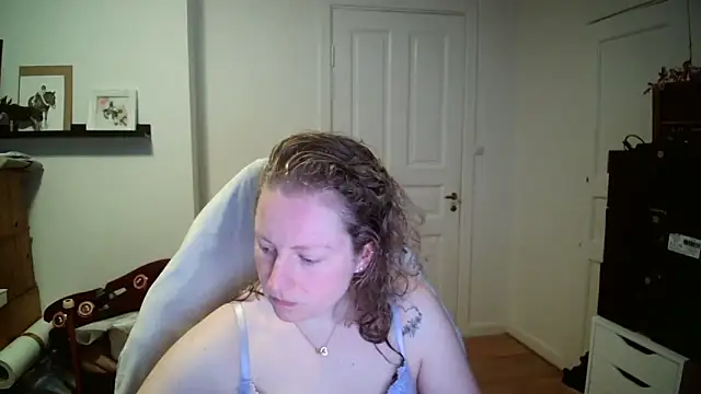 Girlnina-1995 online show from February 23, 8:12 am