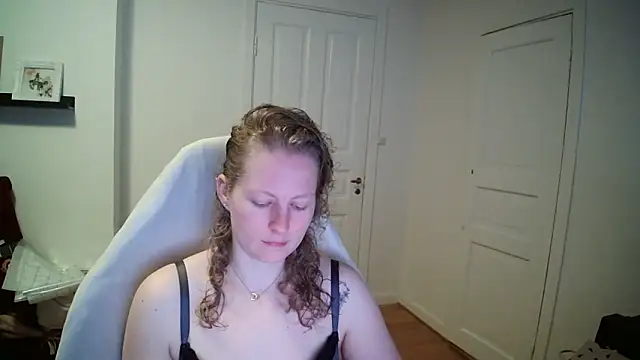 Girlnina-1995 online show from March 12, 9:59 am