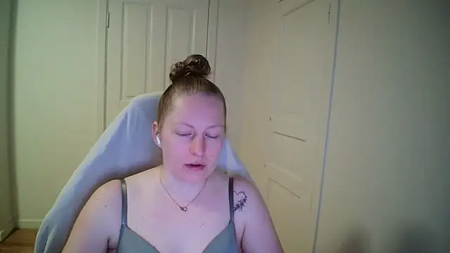 Girlnina-1995 online show from March 30, 7:31 am