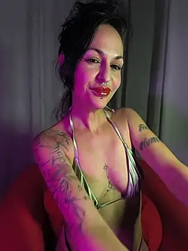 Snapshot of Masha_Real_84 chatting on June 24, 8:30 pm Masha Real 84 online show from June 24, 8:30 pm