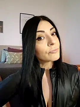 Snapshot of AryaSummersReal chatting on February 27, 8:17 am AryaSummersReal online show from February 27, 8:17 am