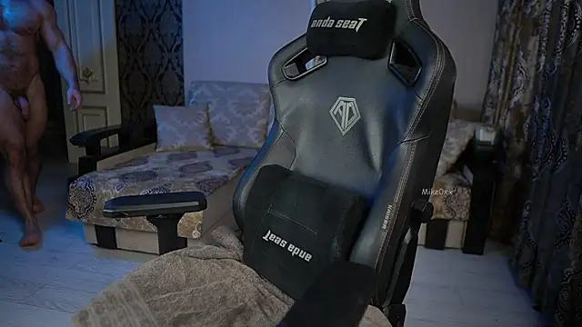 mike0xx online show from November 28, 1:14 pm