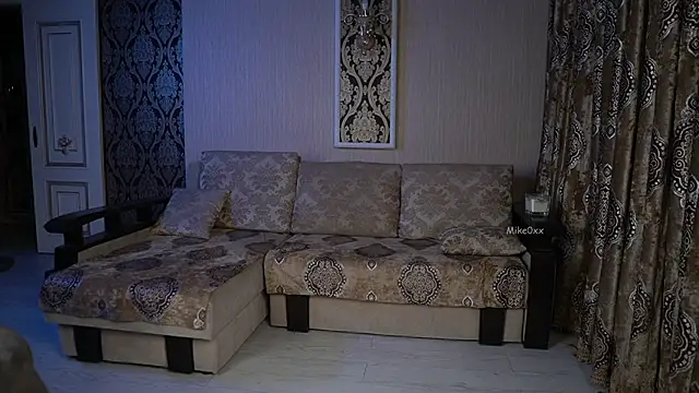 mike0xx online show from December 3, 4:42 am