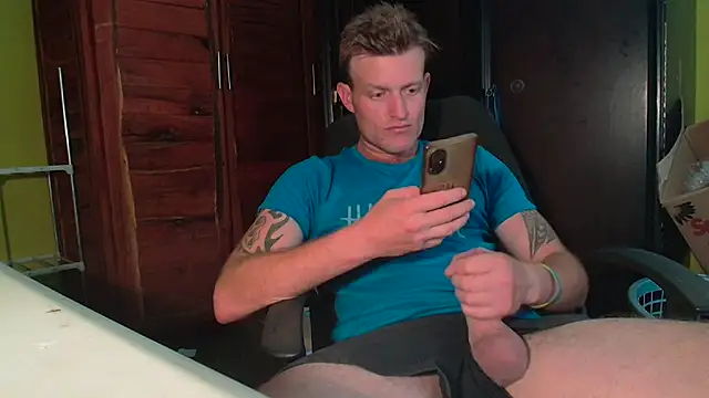 Snapshot of the-billy-blue chatting on December 19, 8:54 am the-billy-blue online show from December 19, 8:54 am