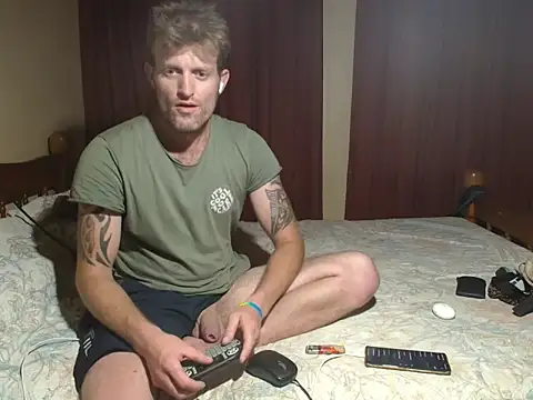 Snapshot of the-billy-blue chatting on January 16, 2:26 am the-billy-blue online show from January 16, 2:26 am