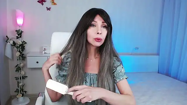 wendifoste online show from December 9, 7:18 pm