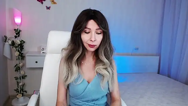 wendifoste online show from December 13, 8:47 pm