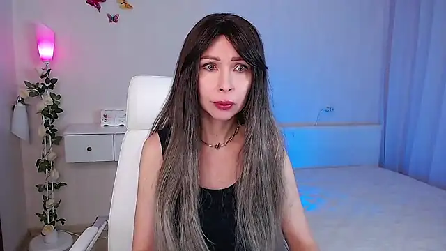 wendifoste online show from February 10, 6:45 pm