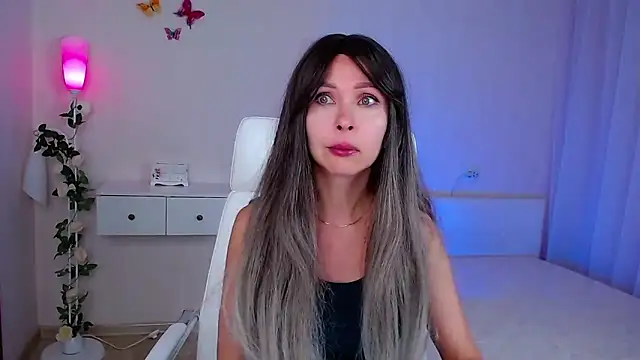 wendifoste online show from September 25, 6:44 pm