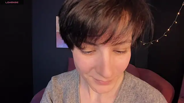 LorenDaze online show from February 12, 2:10 pm