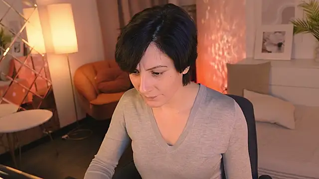 LorenDaze online show from December 17, 6:41 am