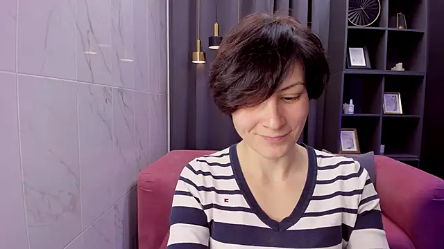 LorenDaze online show from December 23, 8:12 am