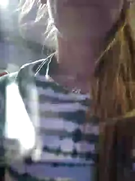 eatmeplease44 online show from March 11, 6:21 am