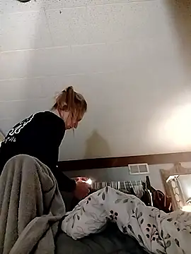 eatmeplease44 online show from January 17, 12:21 pm