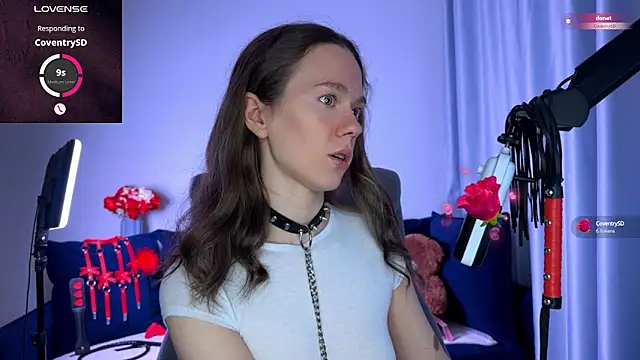 Snapshot of DivineBite chatting on September 16, 3:35 pm DivineBite online show from September 16, 3:35 pm