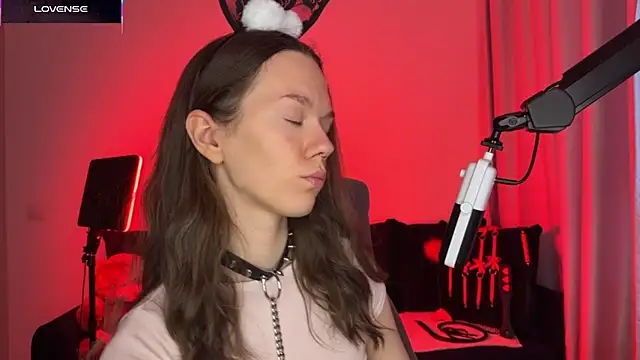 Snapshot of DivineBite chatting on October 6, 1:30 pm DivineBite online show from October 6, 1:30 pm