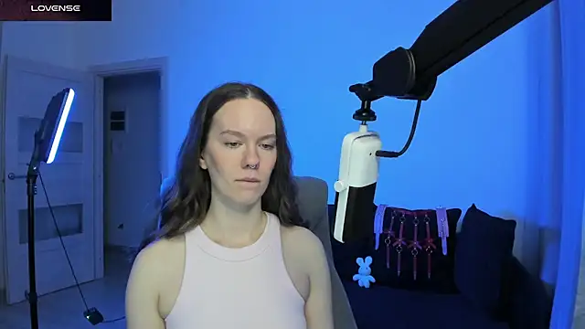 DivineBite online show from March 1, 2:19 pm