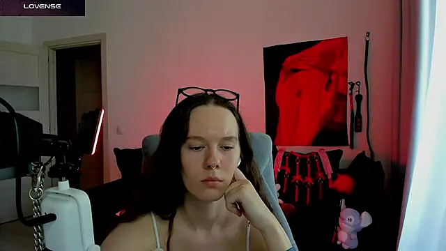 DivineBite online show from July 13, 3:04 pm