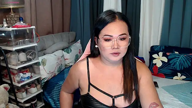 Snapshot of MagnificatMistress chatting on January 20, 5:37 pm MagnificatMistress online show from January 20, 5:37 pm