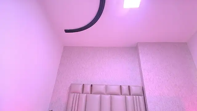  carolina fox online show from February 3, 3:15 am